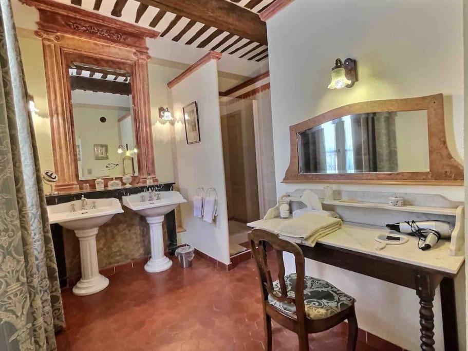 Chez Lydia - Osez La Vie De Chateau ! Pont Du Gard, Uzes Ремулен Экстерьер фото