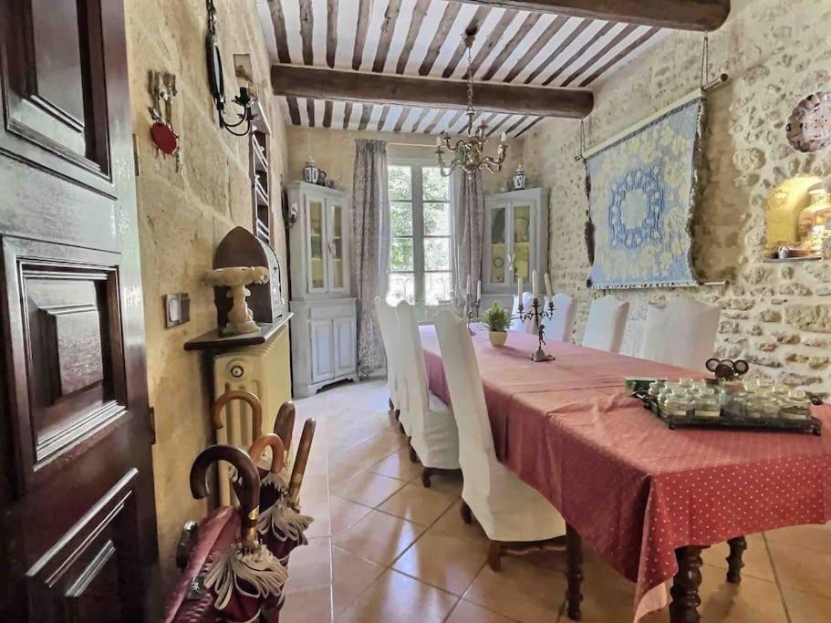 Chez Lydia - Osez La Vie De Chateau ! Pont Du Gard, Uzes Ремулен Экстерьер фото